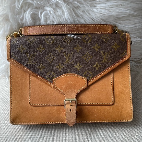 *RARE* Vintage *Collector’s Item* Louis Vuitton Shoulder Bag Clutch Handle - Picture 14 of 15